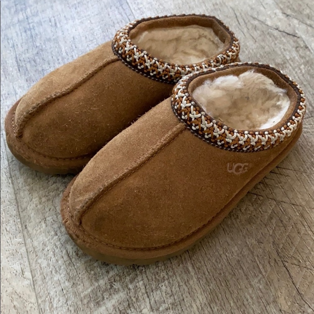 Lightly Worn! UGG Kids’ Tasman Slipper Size US 11